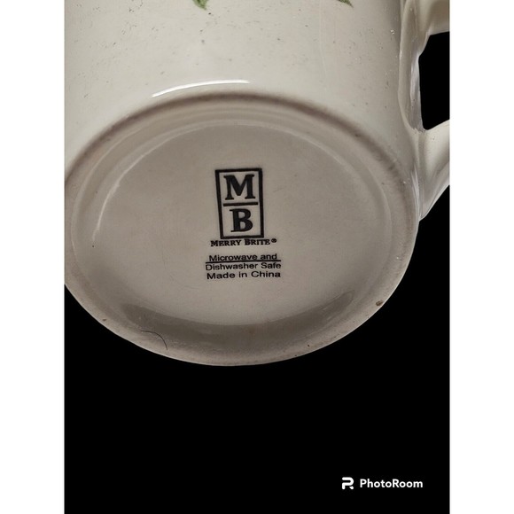 Set Of 6 Vintage Merry Brite 4” Porcelain CHRISTMAS POINSETTIA & HOLLY Mugs - Picture 7 of 7